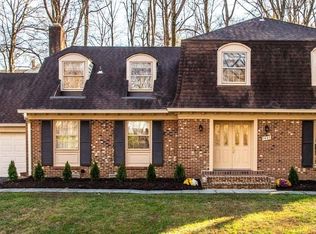 1427 Laurel Hill Rd, Vienna, VA 22182