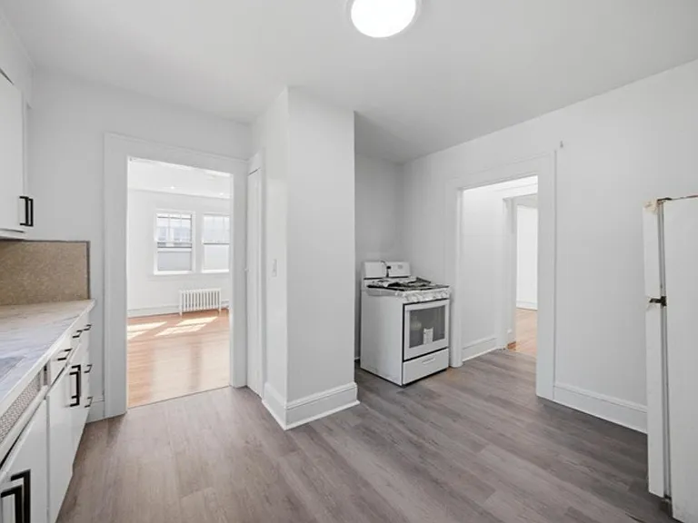 55 Wayne Ave — Photo 12