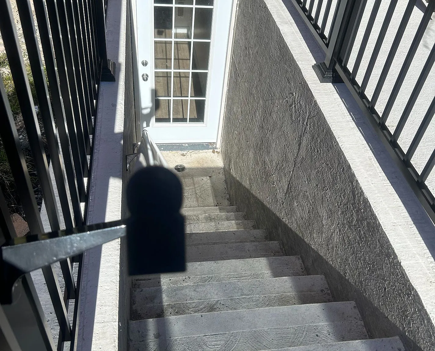 2 bed, $1,900 — Photo 2