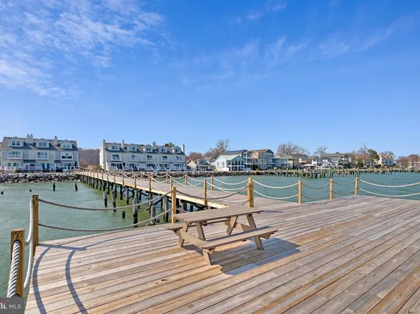 8605 Addison Bridge Pl, Chesapeake Beach, MD 20732