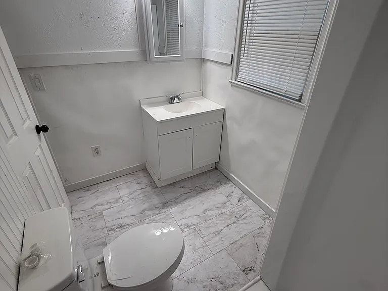 2304 Avenue D — Photo 11