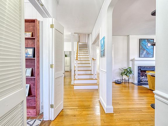 2nd image of 541 Palmetto St