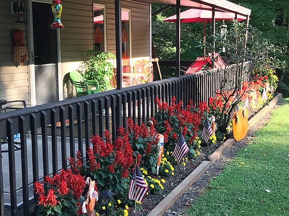 Covered Front Porch/Deck 