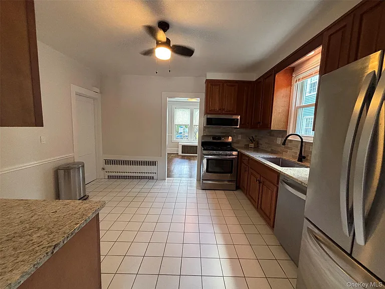 23 Perry Ave — Photo 9