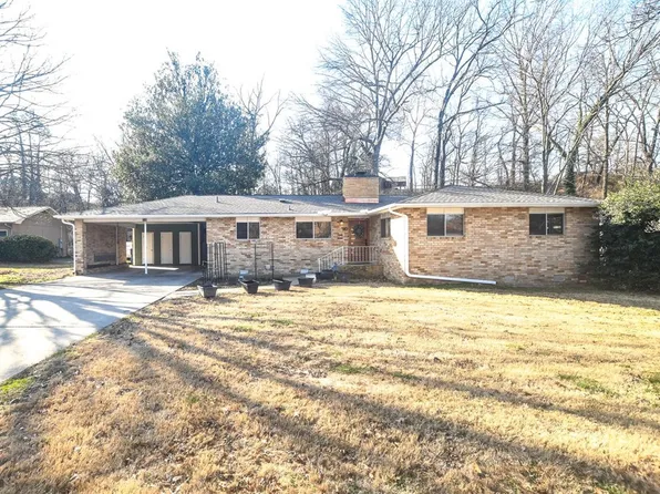 710 W University St, Siloam Springs, AR 72761