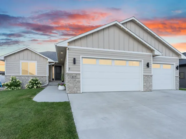 817 Melissa Ave, Harrisburg, SD 57032