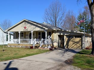 608 W 2nd South St, Carlinville, IL 62626