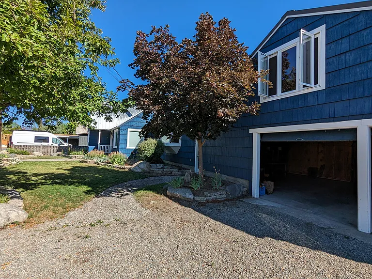 244 Castle Ave #B — Photo 14