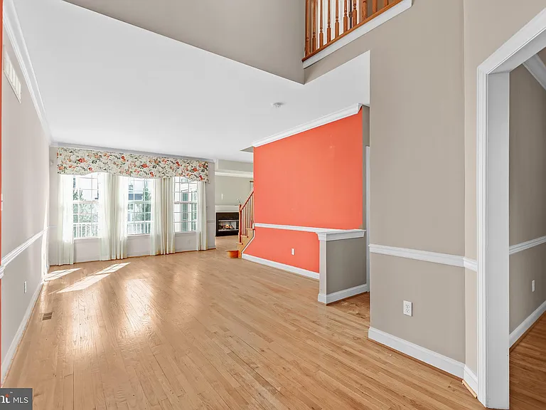 63 Old Barn Dr — Photo 4
