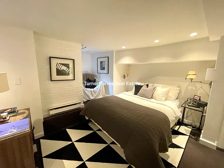 113 Beacon St #B — Photo 8