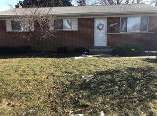 27038 Huntington Dr, Warren, MI 48088