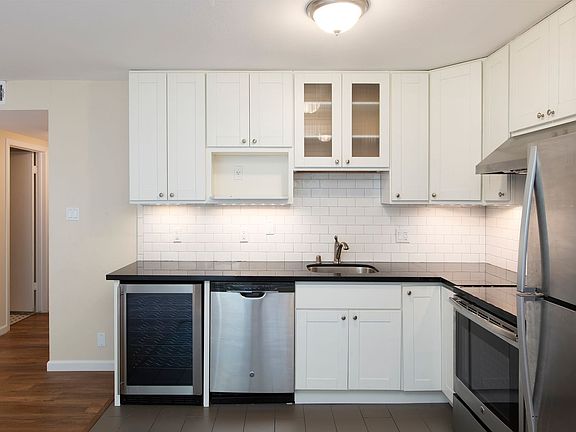 3rd image of 25 Glendale St APT 7