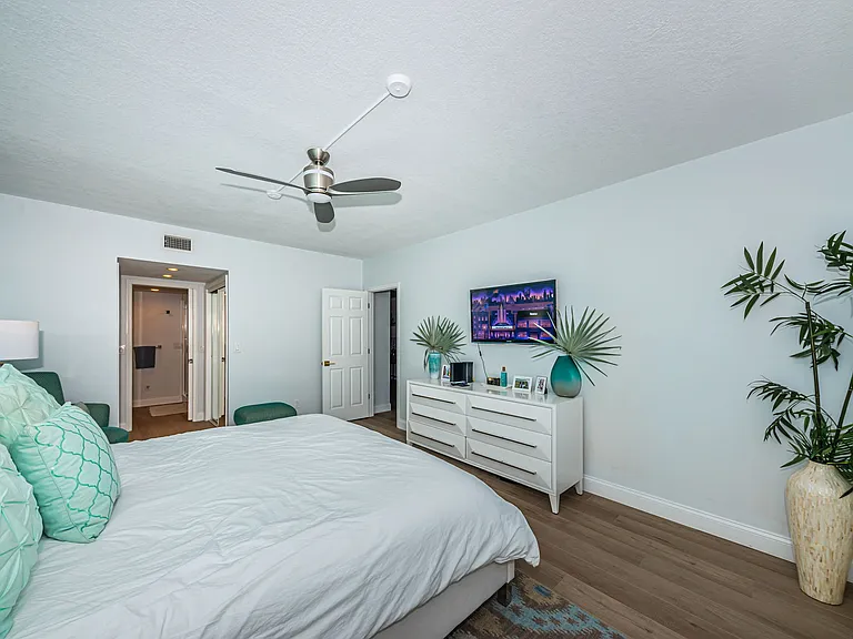 16800 Gulf Blvd #5 — Photo 28