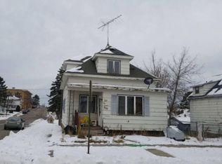 230 2nd St SW, Chisholm, MN 55719