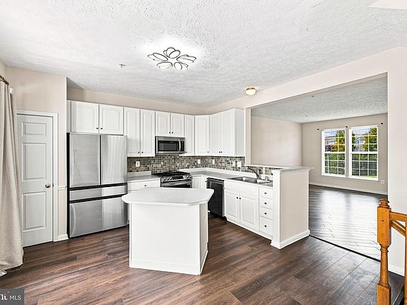 5th image of 9739 Harvester Cir #9739