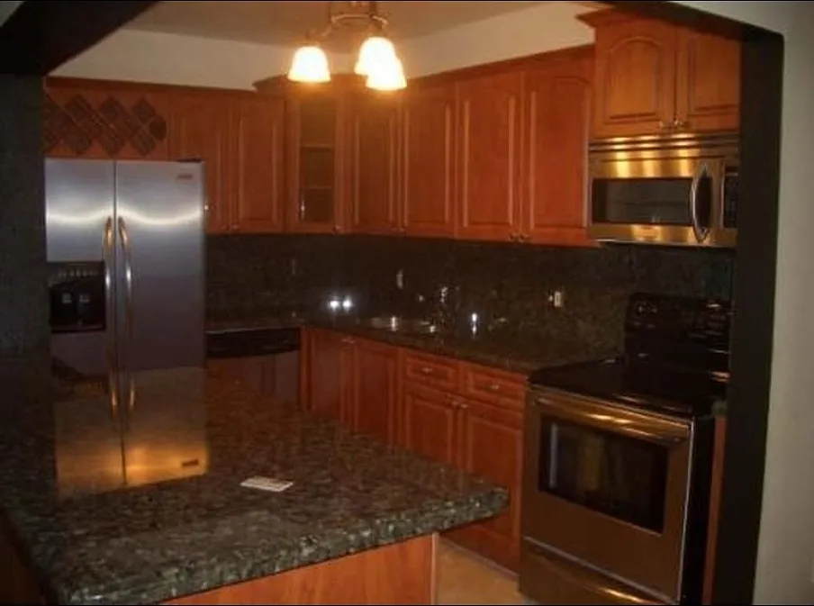 4 bed, 1576 sqft, $3,500 — Photo 2