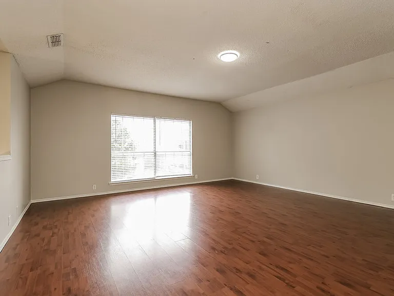 3336 Raleigh Dr — Photo 10