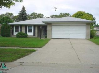 14923 Westpoint Dr, Sterling Heights, MI