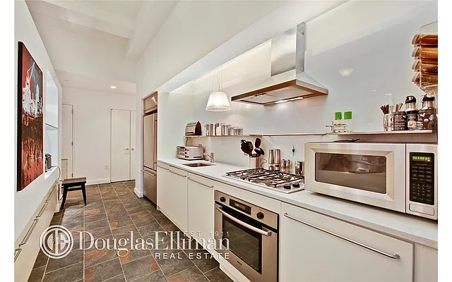 Sold by Douglas Elliman | media 27