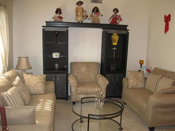 3rd image of 821 Topaz Dr