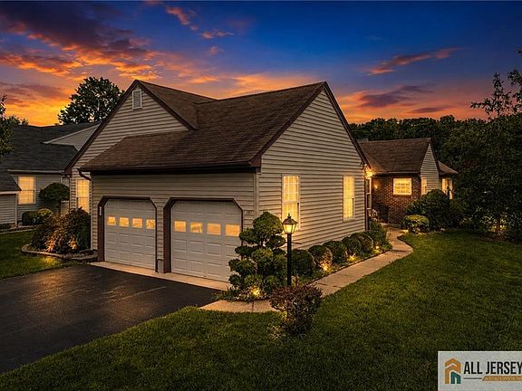 2nd image of 181 Concordia Cir