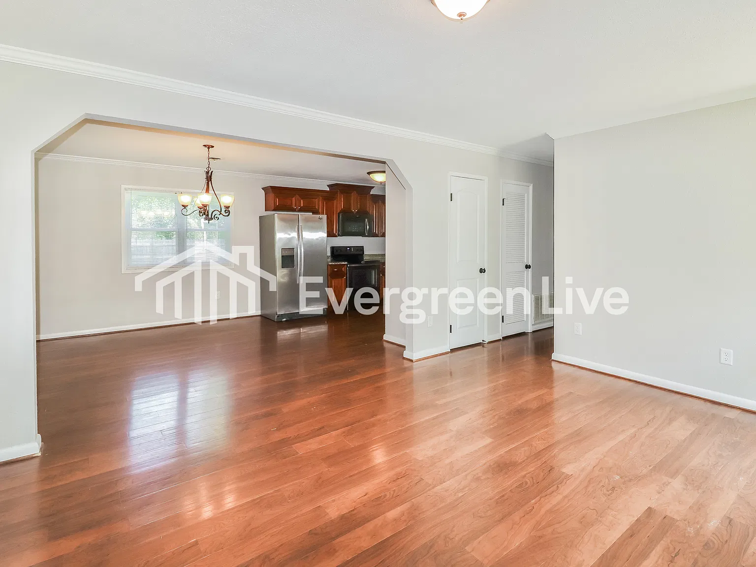 3 bed, 1.5 bath, 1300 sqft, $1,895 — Photo 4