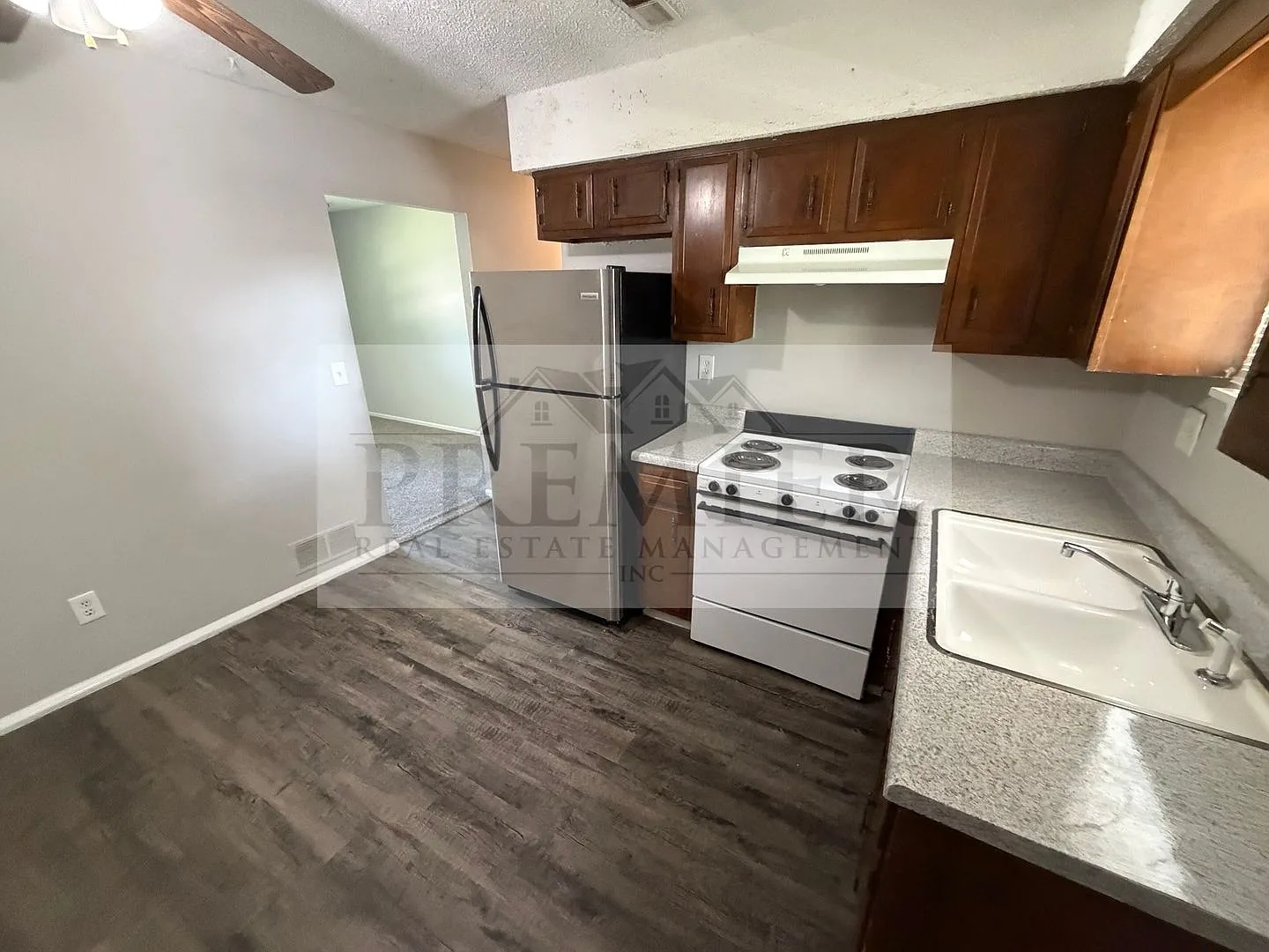240 W Kump Ave #C, Bonner Springs, KS 66012 -$885 Rent - 2 bd / 1 ba - upstairs unit in 4-plex — Photo 4