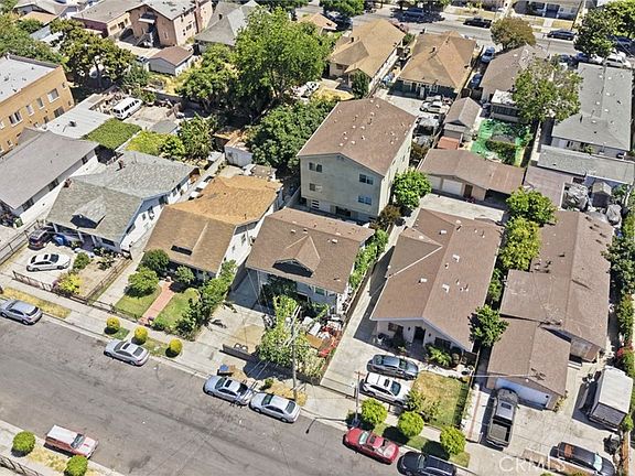 3rd image of 608 W 50th St