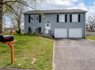 2010 Lansdowne Ln, Maryville, TN 37804