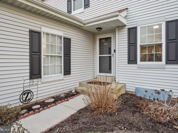 801 Putter Ct, Warrington, PA 18976