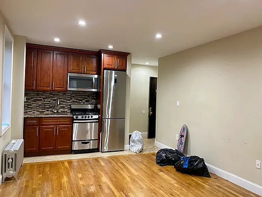 Rented by Hagstrom Management Inc | media 10