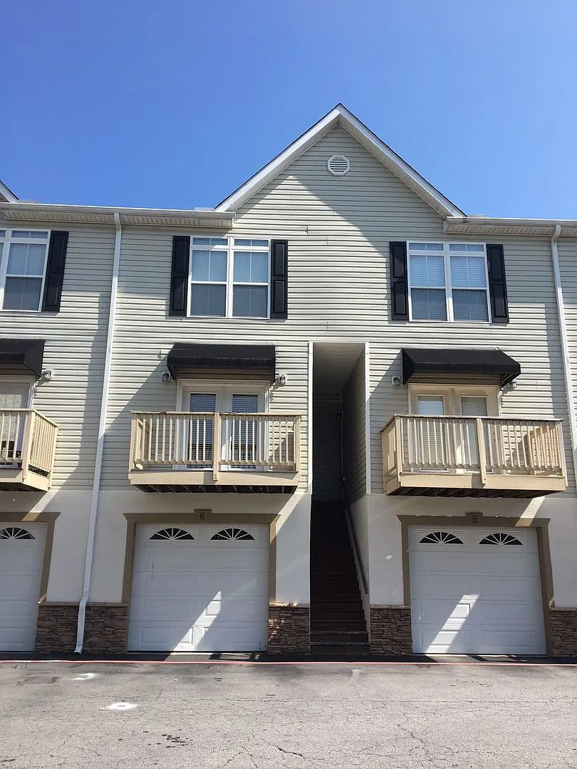 3 Bedroom/ 3 Bath Atclemson Courtyard Available August 14th — Photo 1