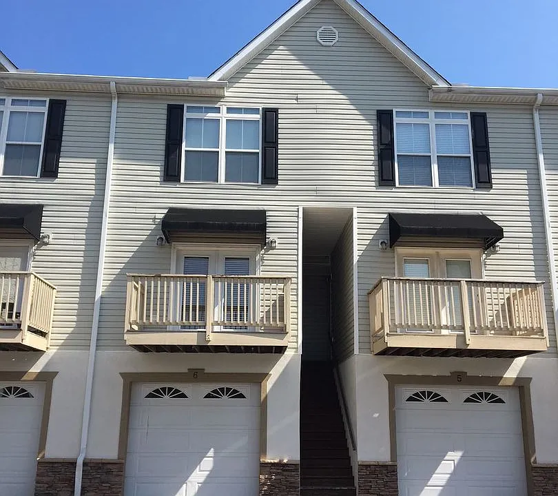 103-10 Pickens St