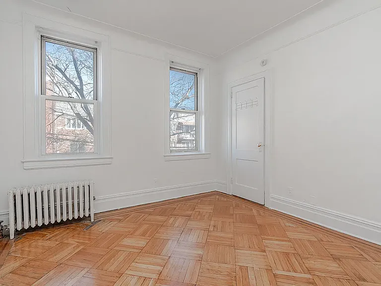 32-21 43rd St #2A — Photo 2