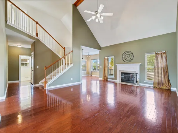 2187 Gold Valley Dr, Murfreesboro, TN 37130