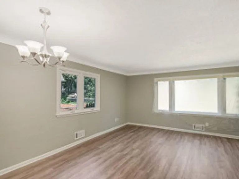 996 Fremont Ave — Photo 4