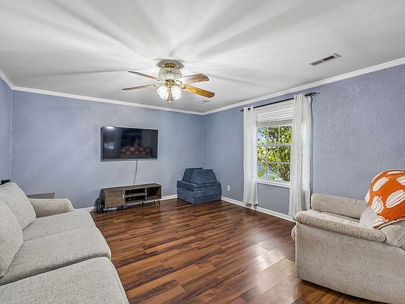 4th image of 225 Power Ave