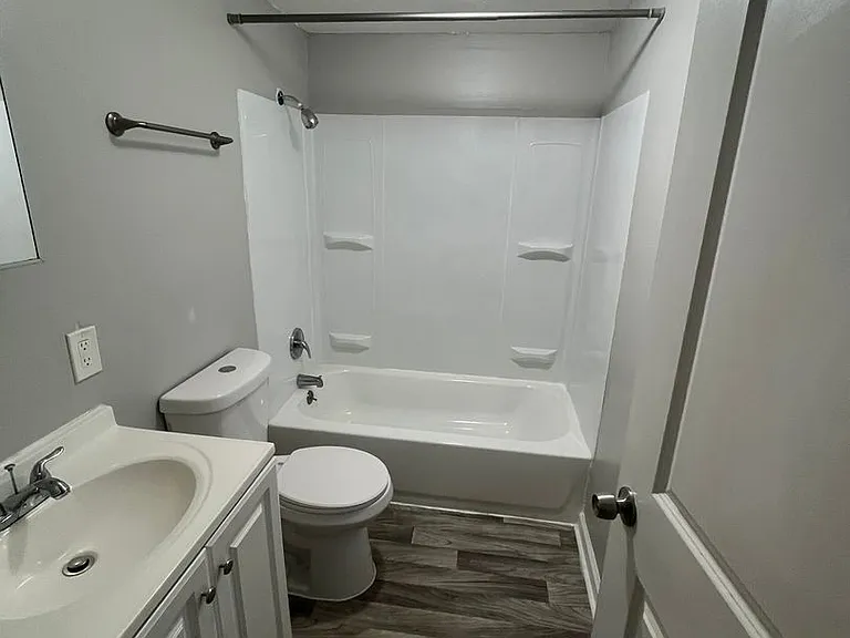 824 Winston Rd — Photo 24