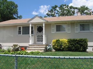 197 Prospect Pl, Bay Shore, NY 11706