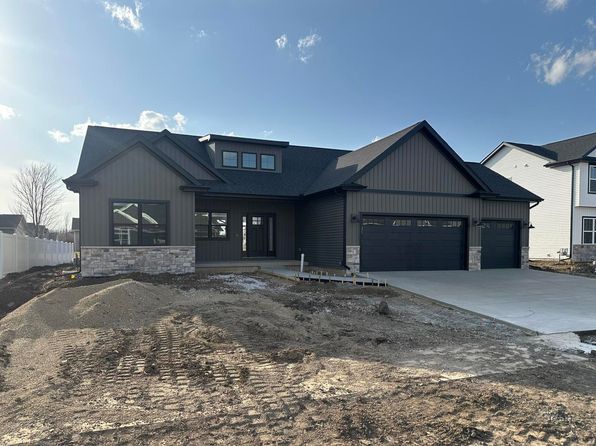 1713 Littlefield Ln, Mahomet, IL 61853