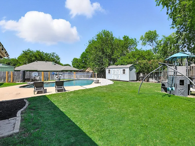 749 Western Trl — Photo 44