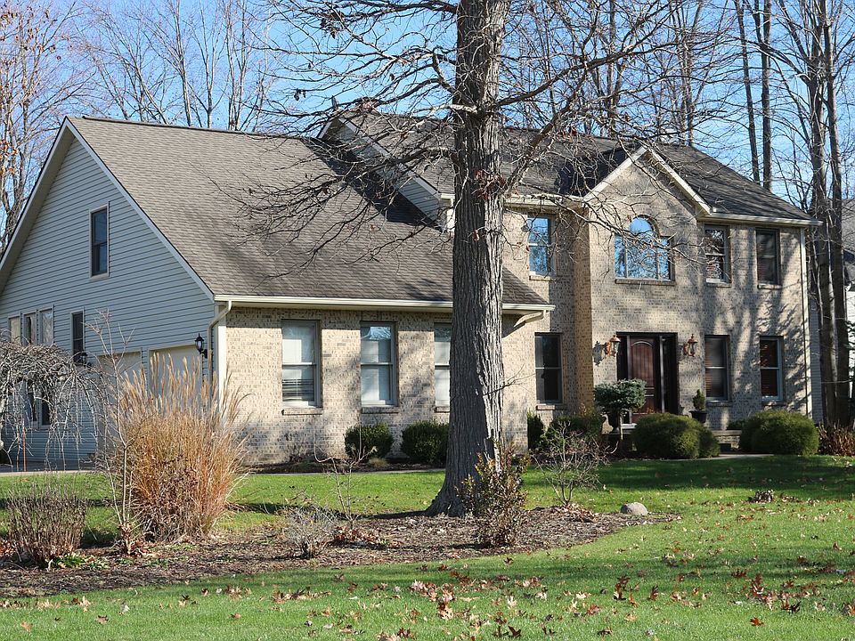 1st image of 790 Lake Trl