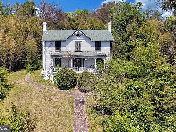 2nd image of 6547 Sperryville Pike