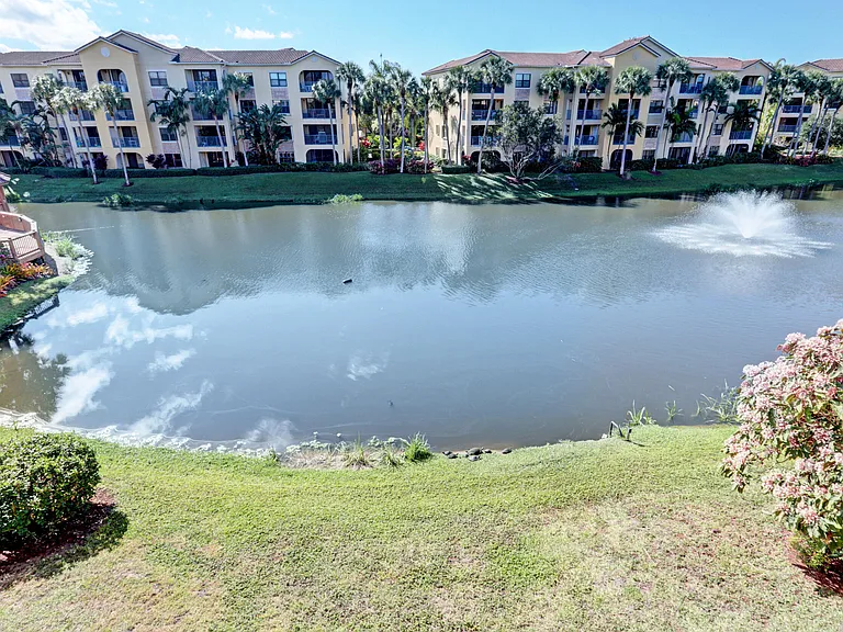 800 Uno Lago Dr #305 — Photo 43