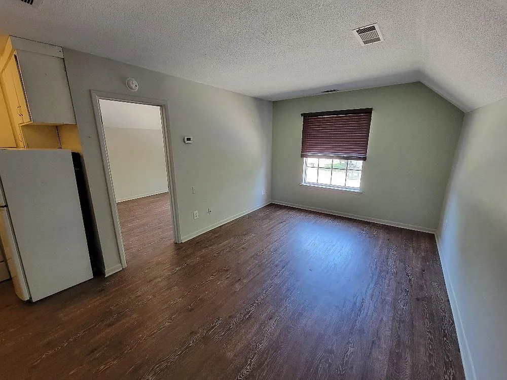 1 bed, 850 sqft, $825 — Photo 3