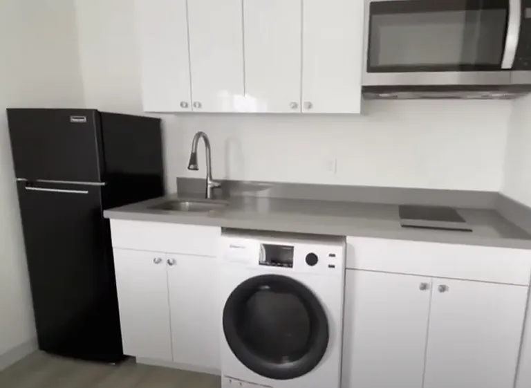 Ace Apartments — Photo 18