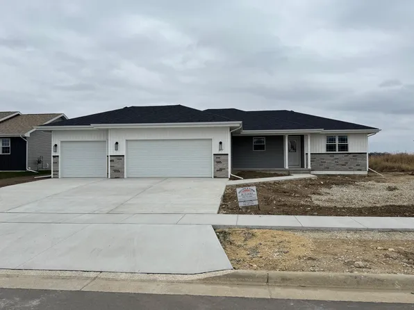27 Acacia Ln, Milton, WI 53563