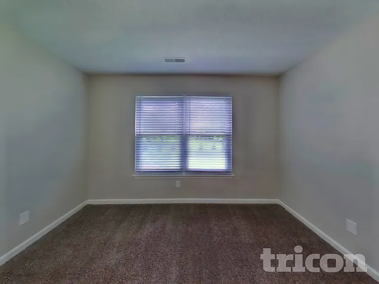2880 Lakestream Dr — Photo 9