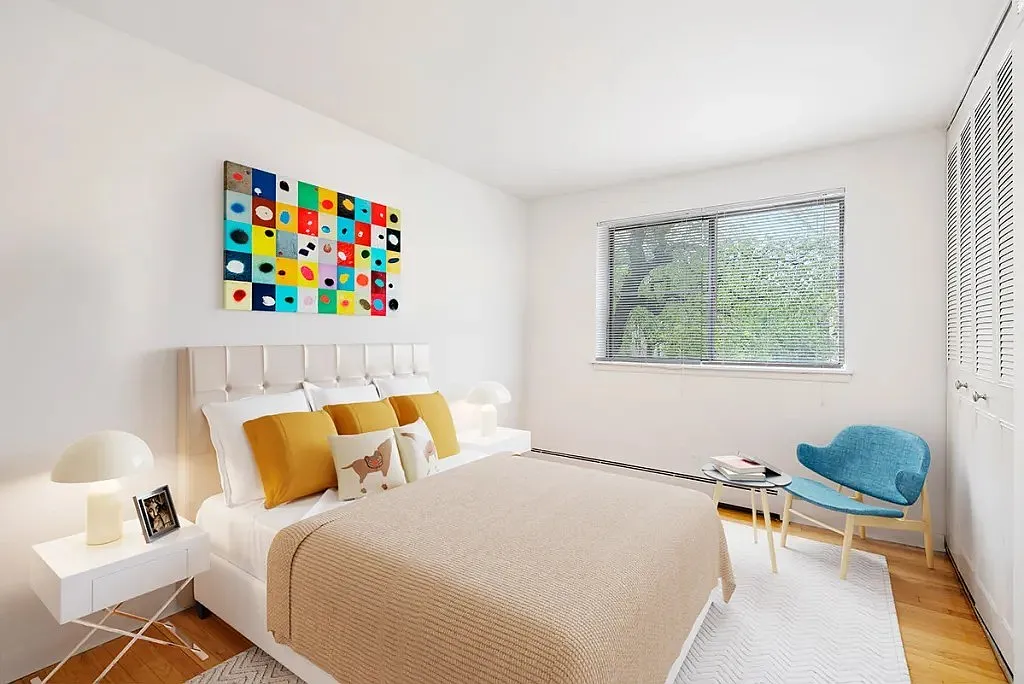 455 W. Wellington — Photo 3