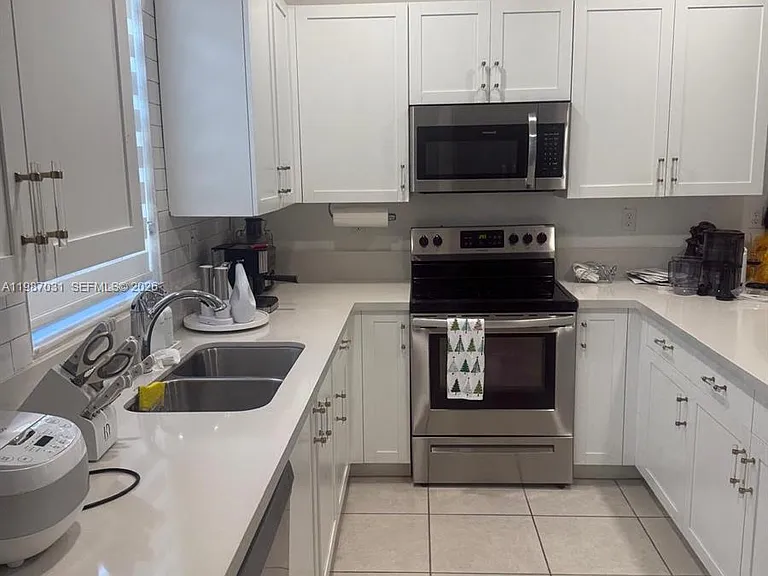522 SW 19th Way #522 — Photo 3